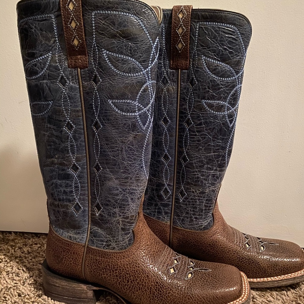 Ariat cowgirl boots